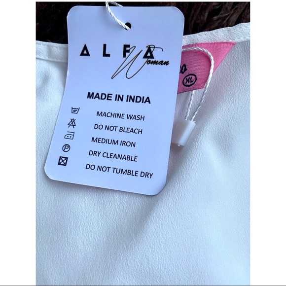 V-neck Stylish Women’s Top! - Picture 5 of 9